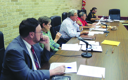 Mayor Threatens Veto of Garbage Rate Increase